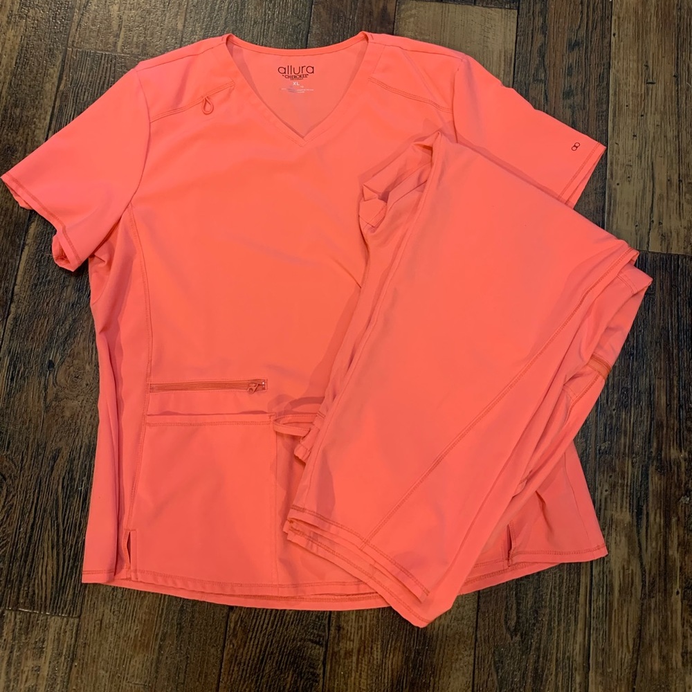 Allura by Cherokee XL petite scrub set! Only worn a few times! Smoke free home!